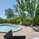 3 Bedroom Awesome In *