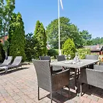 3 Bedroom Awesome In *
