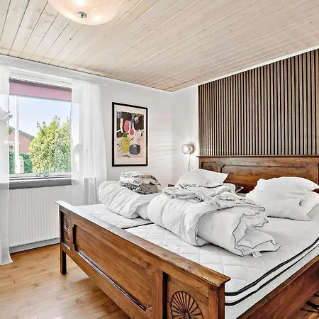 3 Bedroom Awesome In *