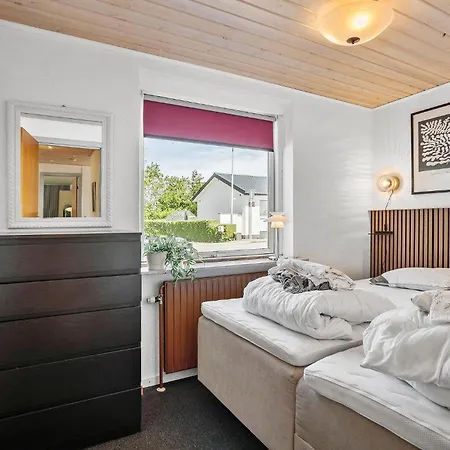 3 Bedroom Awesome In *