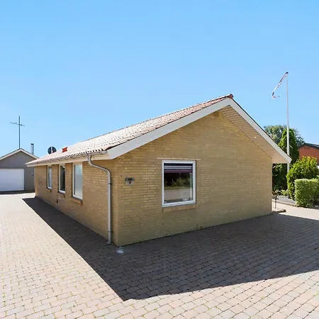 3 Bedroom Awesome In * Videbæk