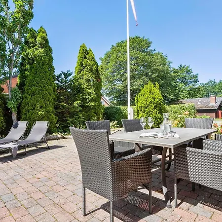 3 Bedroom Awesome In *