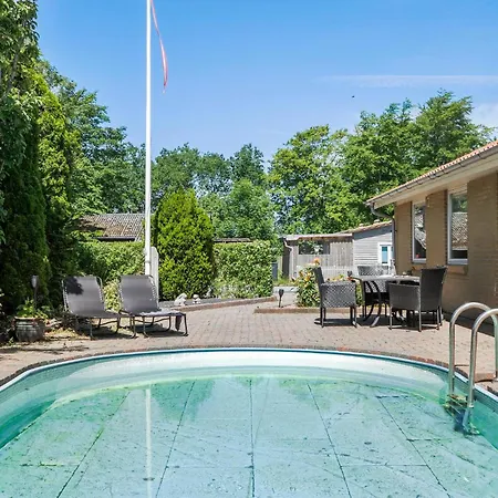 3 Bedroom Awesome In Holiday home