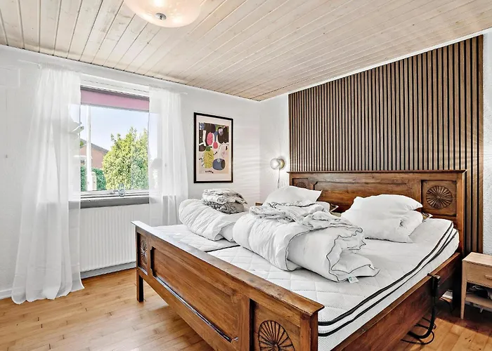 3 Bedroom Awesome In *