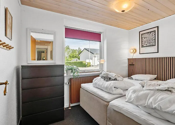 3 Bedroom Awesome In *