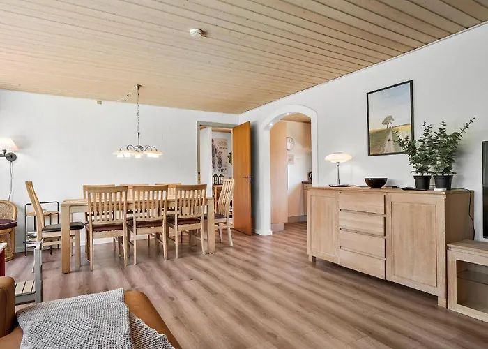 펜션 3 Bedroom Awesome In
