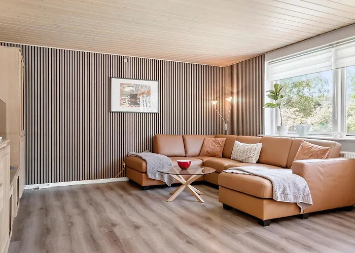 3 Bedroom Awesome In *